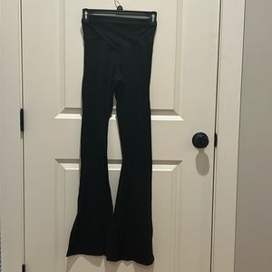 Size Medium, Offline by Aerie Black Flare leggings